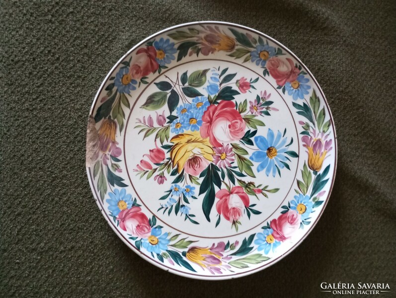 Flower patterned ceramic bowl