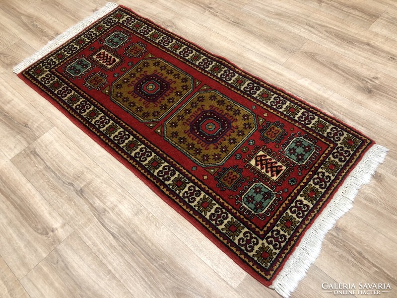 Caucasian hand-knotted wool Persian rug, 62 x 148 cm