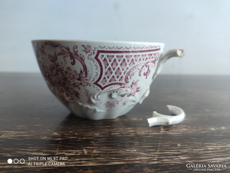 Damaged tea v&b faience tea cup