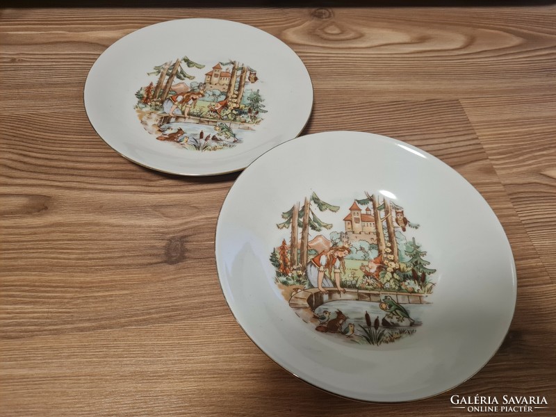 Children's plates with a Kahla fairy tale pattern