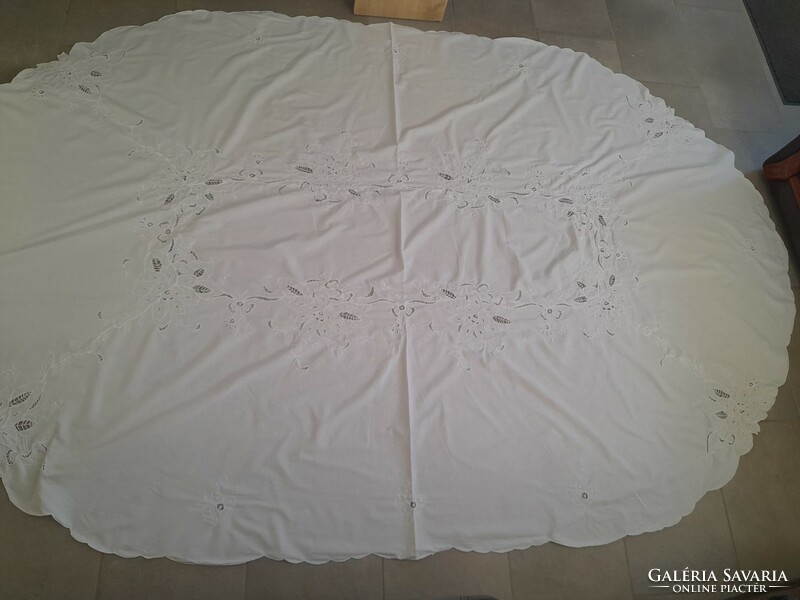 Large oval tablecloth 260x175 cm