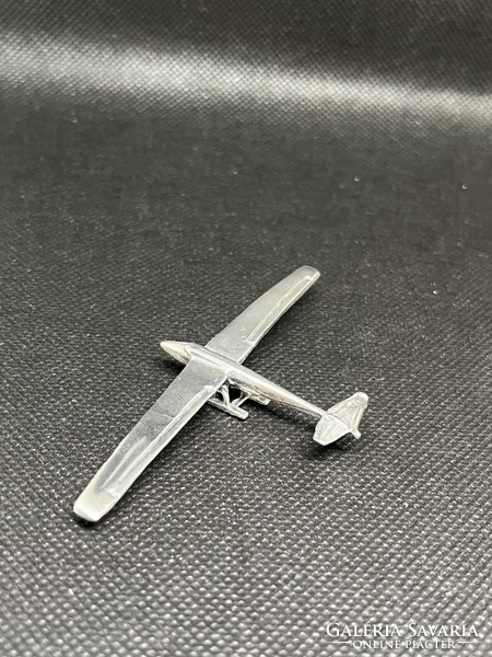 Ezüst miniatűrrepülő