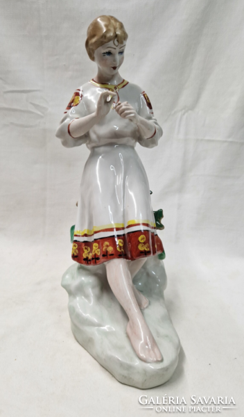 Nagyméretű Polonne szovjet porcelán Ukrán népviseletes lány figura hibátlan állapotban 30 cm.