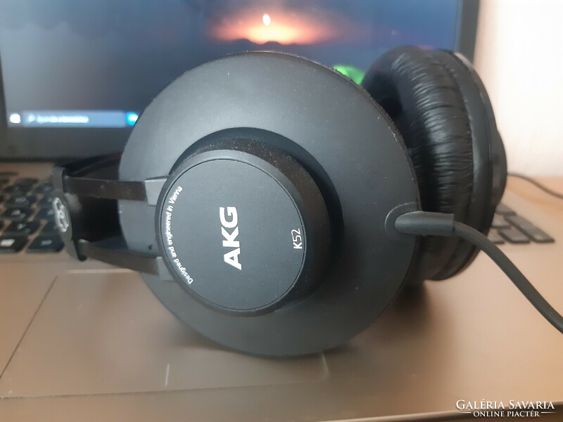 AKG K52 stúdió fejhallgató