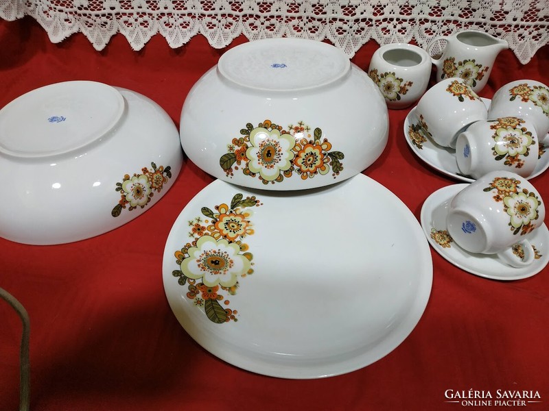 Lowland porcelain with Icu pattern.