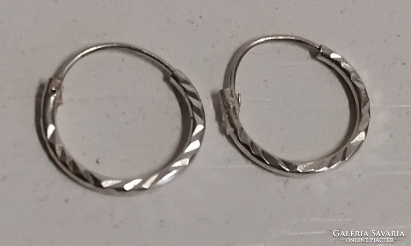Retro small silver hoop earrings in beautiful new condition