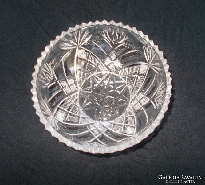 Crystal glass centerpiece, serving bowl