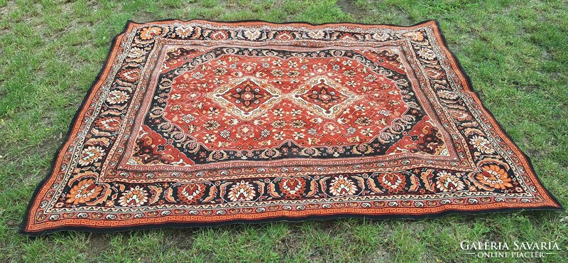 Old carpet wall protector, tapestry, bedspread or carpet 192 x 150 cm.