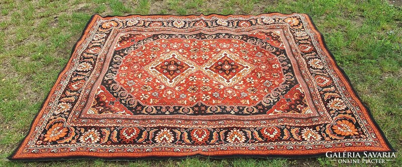 Old carpet wall protector, tapestry, bedspread or carpet 192 x 150 cm.