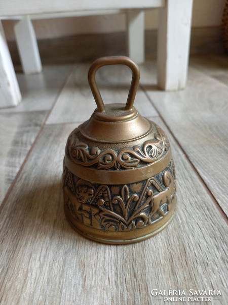 Rich old embossed copper bell (10x8cm)