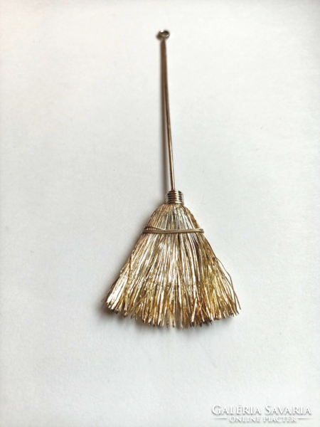 Silver broom