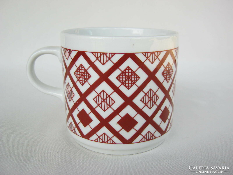 Brown Alföldi porcelain mug with cube pattern