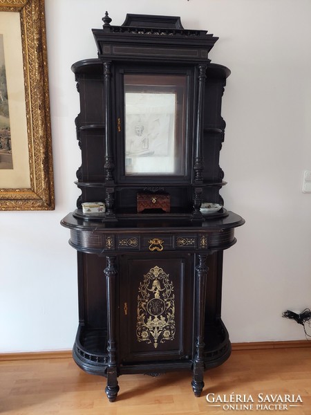 Boulle kastély vitrin ritka monogrammos betéttel