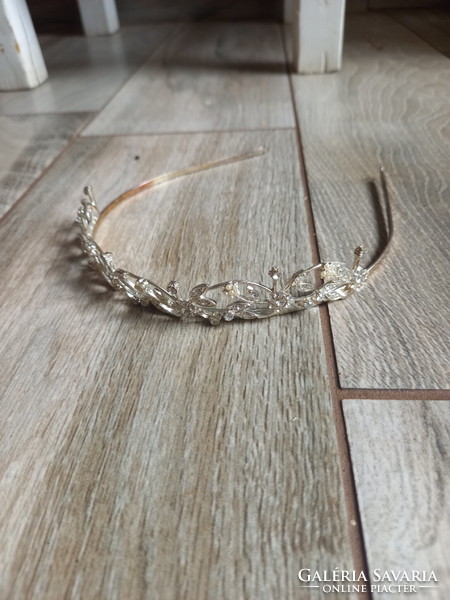 Meseszép régi ezüstözött, üveggyöngy díszes tiara (13,5x14,5x2 cm)