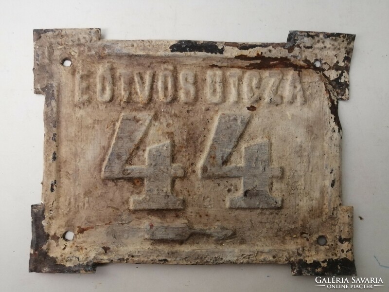 ANTIK UTCA- ÉS HÁZSZÁM  -  EÖTVÖS UTCZA 44