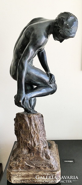 J.Parentani?:Atléta,47 cm-s kerámia szobor,1900-s évek eleje
