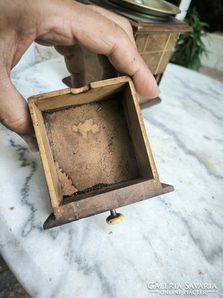 Antik Biedermeier kàvédaráló daràló egyedi kézimunka 1800-as évek