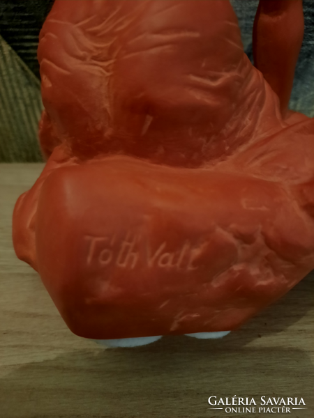 Tóth Vali terakotta figurás szobor
