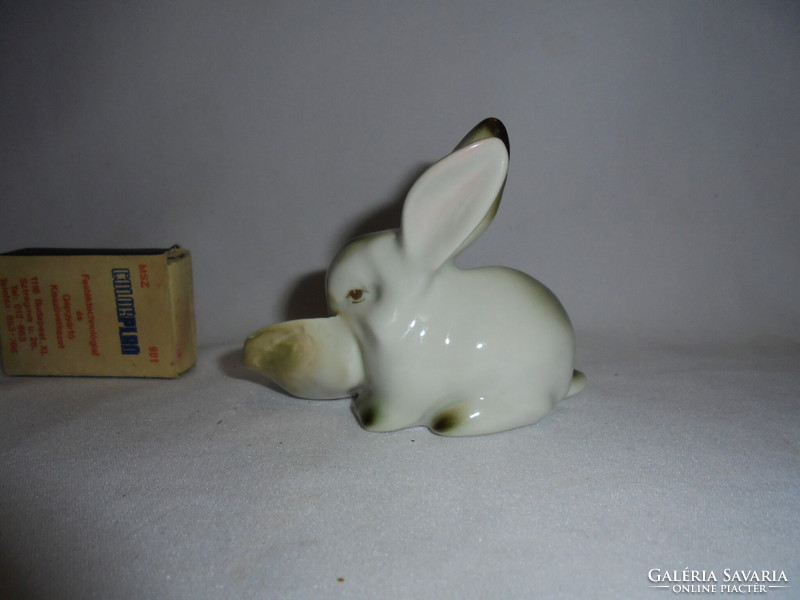 Régi Zsolnay nyuszi figura, nipp