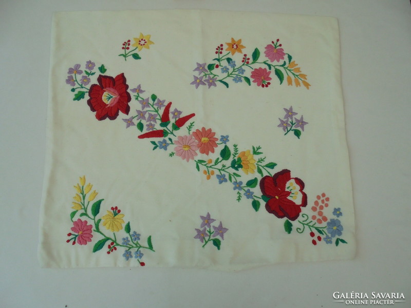 Kalocsai hímzett díszpárna