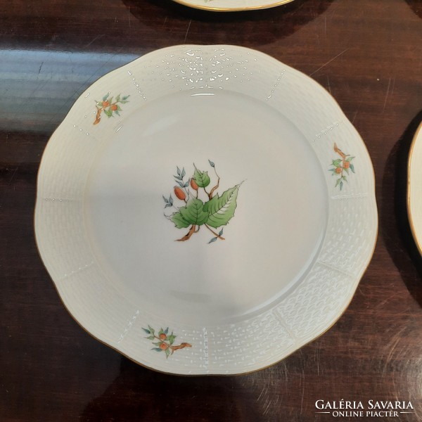 Herendi hecsedli, csipkebogyó mintás porcelán lapostányér, tányér