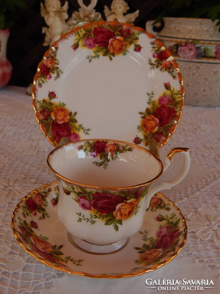 ROYAL ALBERT " Old Country Roses " teás süteményes készlet