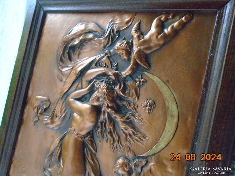 Karl Sterrer senior (1844-1918) Az Alkonyat  allegóriája Aphrodité, dombor réz panel keretezve