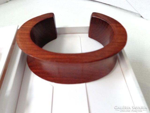 Fa trópusi karperec nyitott