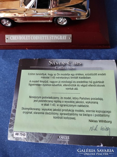 Limitált kiadású ezüstözött Chevrolet Corvette Stingray