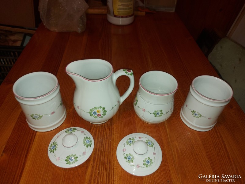 Herend Village Pottery, Herendi majolika készlet, két tetővel