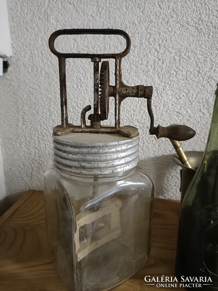 Régi antik vajköpülő népi