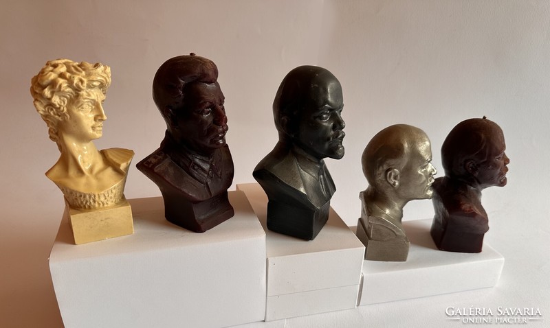 Lenin, Sztálin, és Néró 5 db büszt.