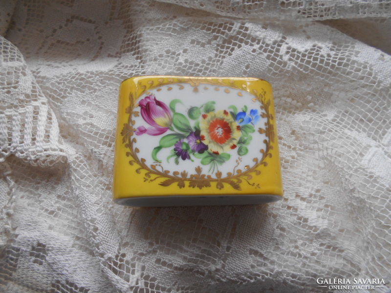 Kézzel festett Herendi ritka fond  virág mintás porcelán cigaretta kínáló1940 év