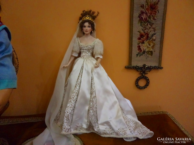 Franklin Mint Faberge Collectors Doll Natalie Spring Bride Doll.