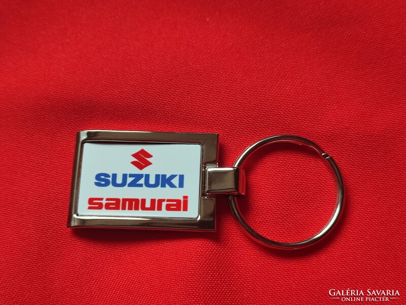 SUZUKI SAMURAI ELEGÁNS KÉT OLDALAS FÉM KULCSTARTÓ
