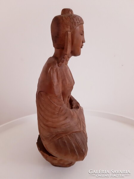 Faragott Fa Buddha Szobor