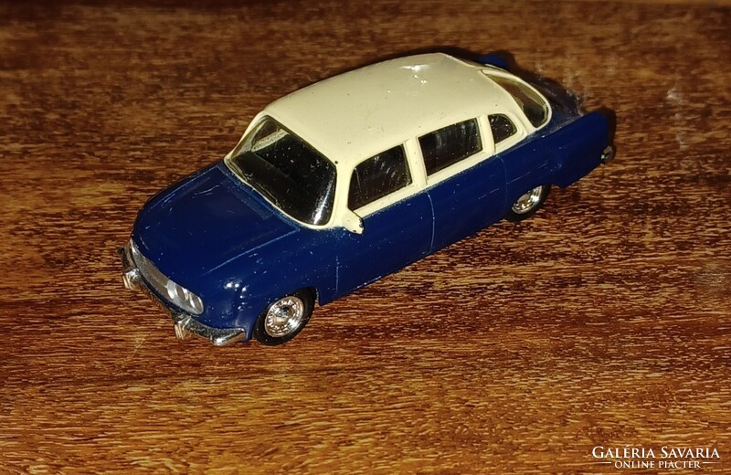 Tatra 603 modell