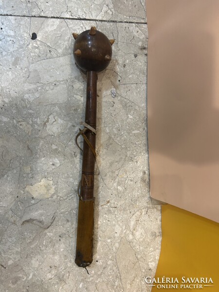 Fábol készült dísz buzogány 46cm-es darab. 8033