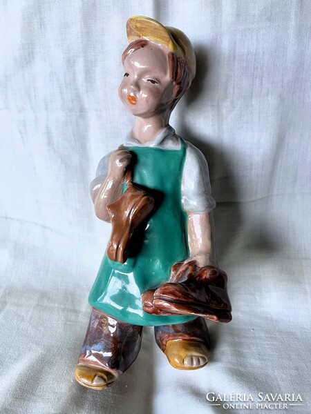 H. Ramher Mária festett-mázas kerámia szobor (25cm)