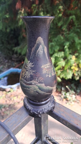 Kínai fekete kézzel festett lakk váza.mÉRETE: 18 CM