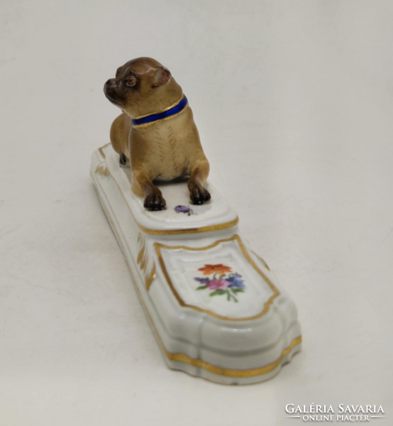 Meisseni porcelán pug mopsz papírnehezék 18.század 19cm