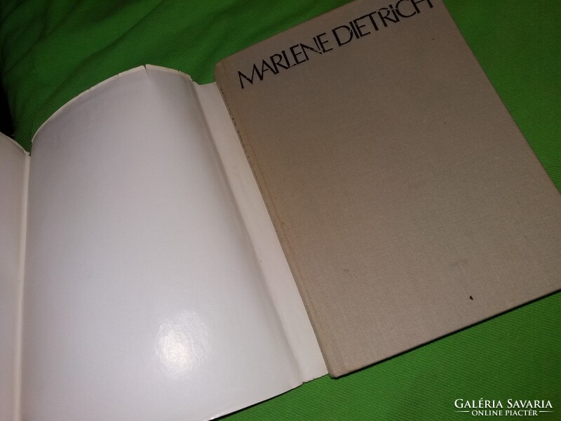 1985. Marlene Dietrich :Tiétek az életem... életrajzi könyv a képek szerint ZENEMŰ
