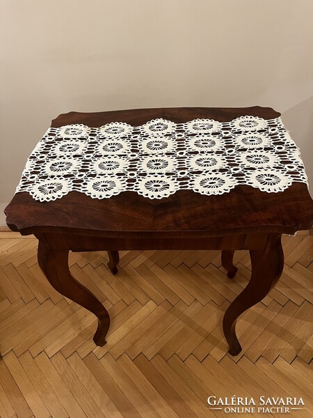 Biedermeier fiókos varróasztal