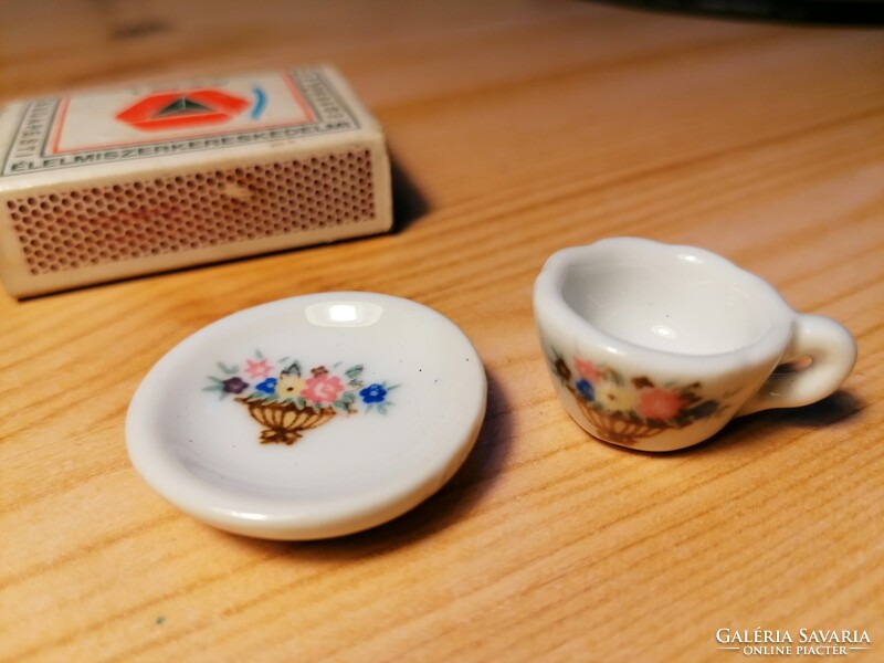 Miniatűr teáskészlet, porcelán, baba  játék