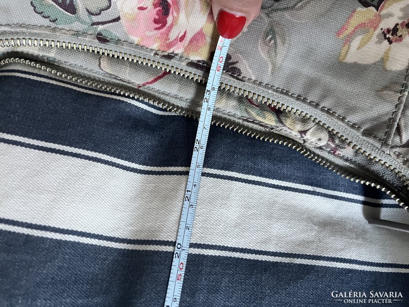 Nagyon nőies Cath Kidston rózsás válltáska