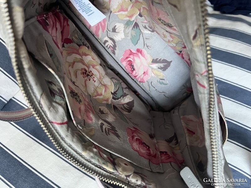 Nagyon nőies Cath Kidston rózsás válltáska