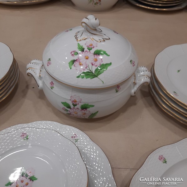 6 személyes Herendi Map virágmintás porcelán étkészlet. 26 db.