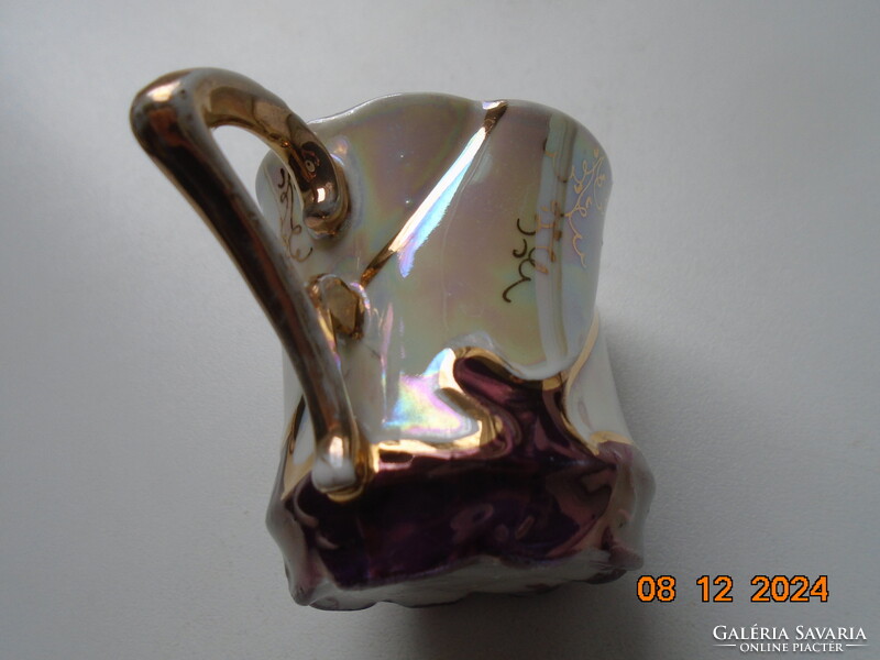 1901 Szecessziós,architekturális ,eozin mázas, arany mintás kávés csésze lila virágokkkal