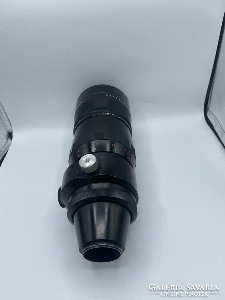 Pentacon 4/300 teleobjektív fényképezőgéphez.