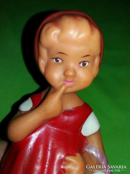Antik Aradeanca gumi kislány Piroska kosárral Andersen mese játék baba 21 cm a képek szerint